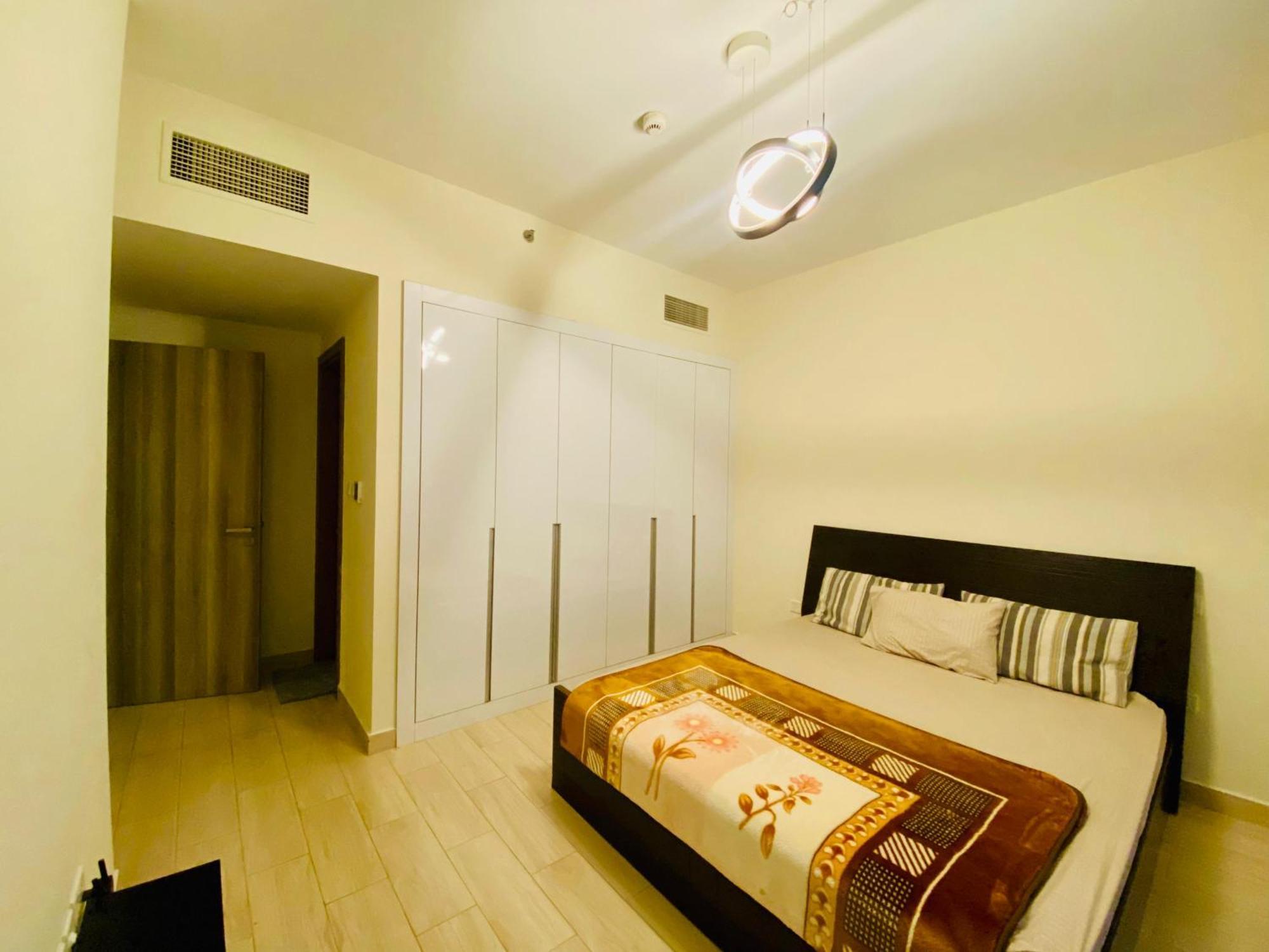 Appartement Executive Master Bedroom In Shared *
