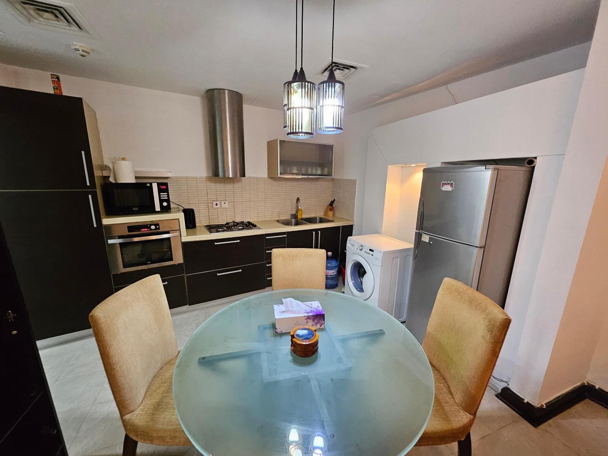The Belvedere Marina Inn, Heart Of Marina Apartment *