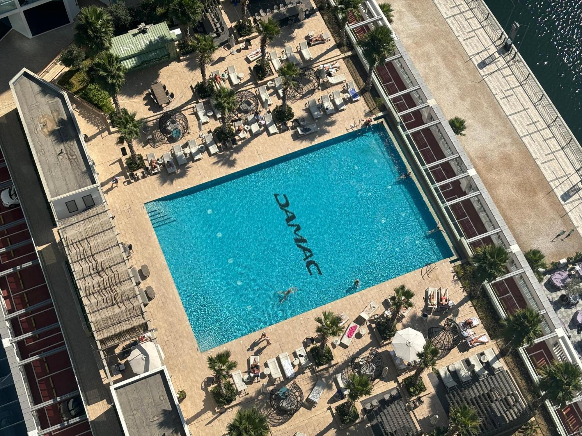 Appartement Deluxe Business Bay - Canal View - Gym & Pool