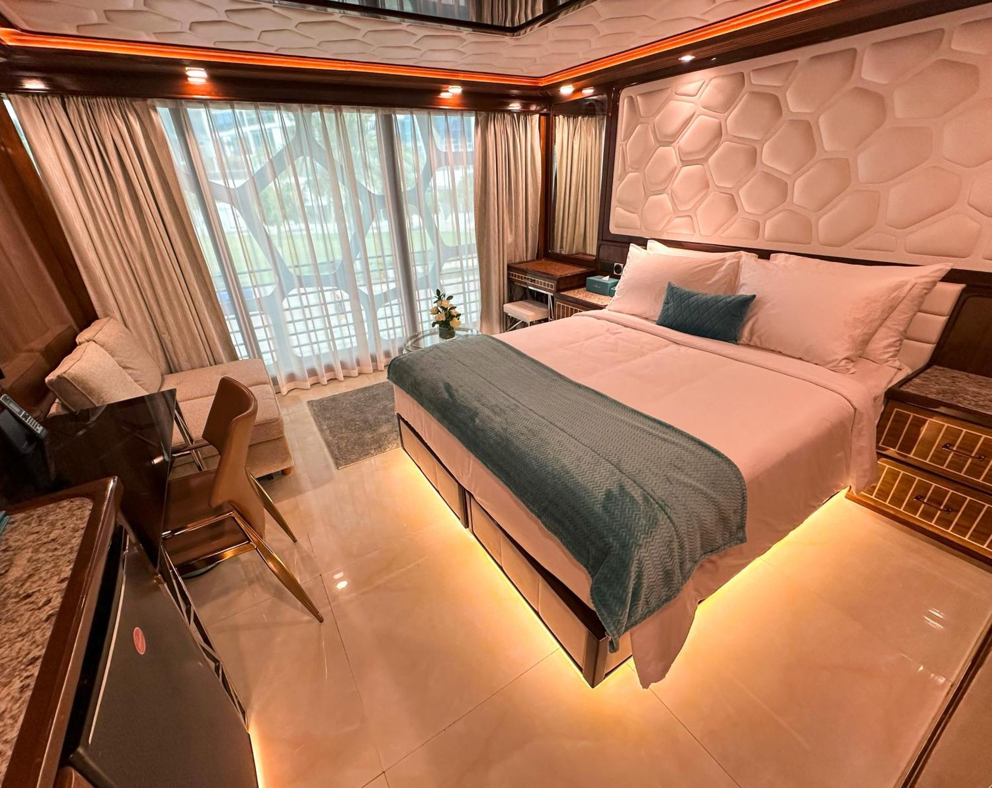 Overnight Super Yacht - Orchid Dubai
