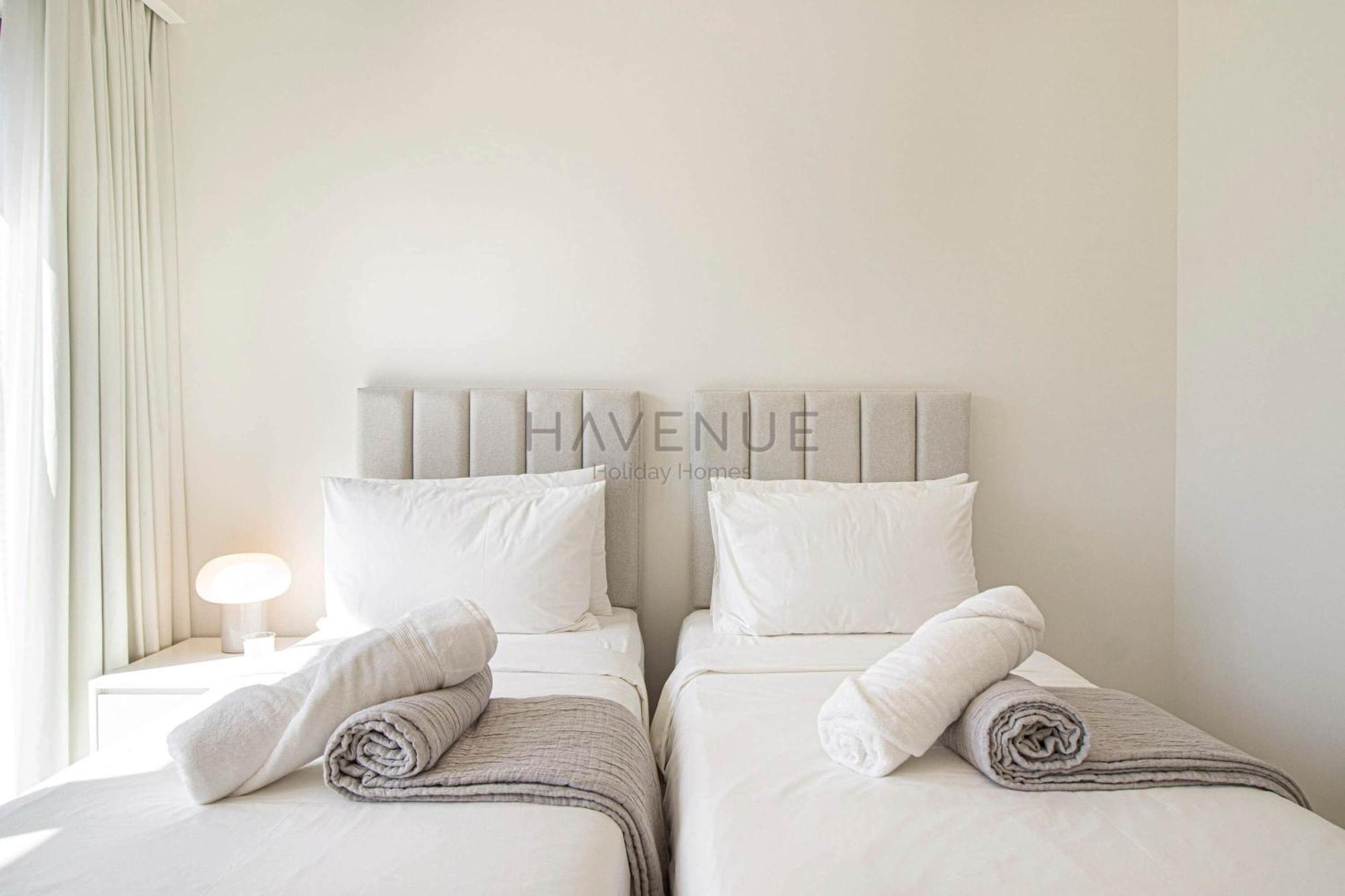 Havenue At Burj Royale - Full Burj Khalifa View - 2 Bed - Pool - Gym Appartement Dubaï