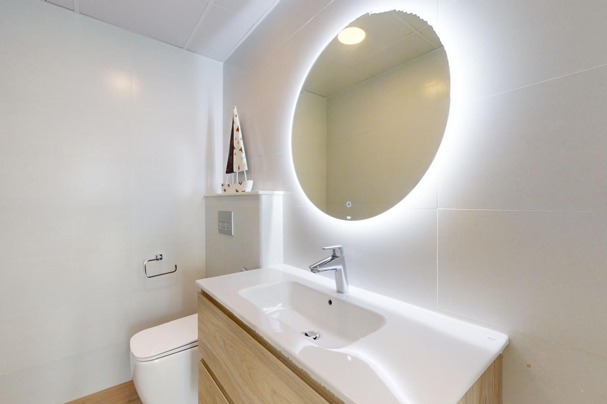 The Point Tower - Chic One Bedroom