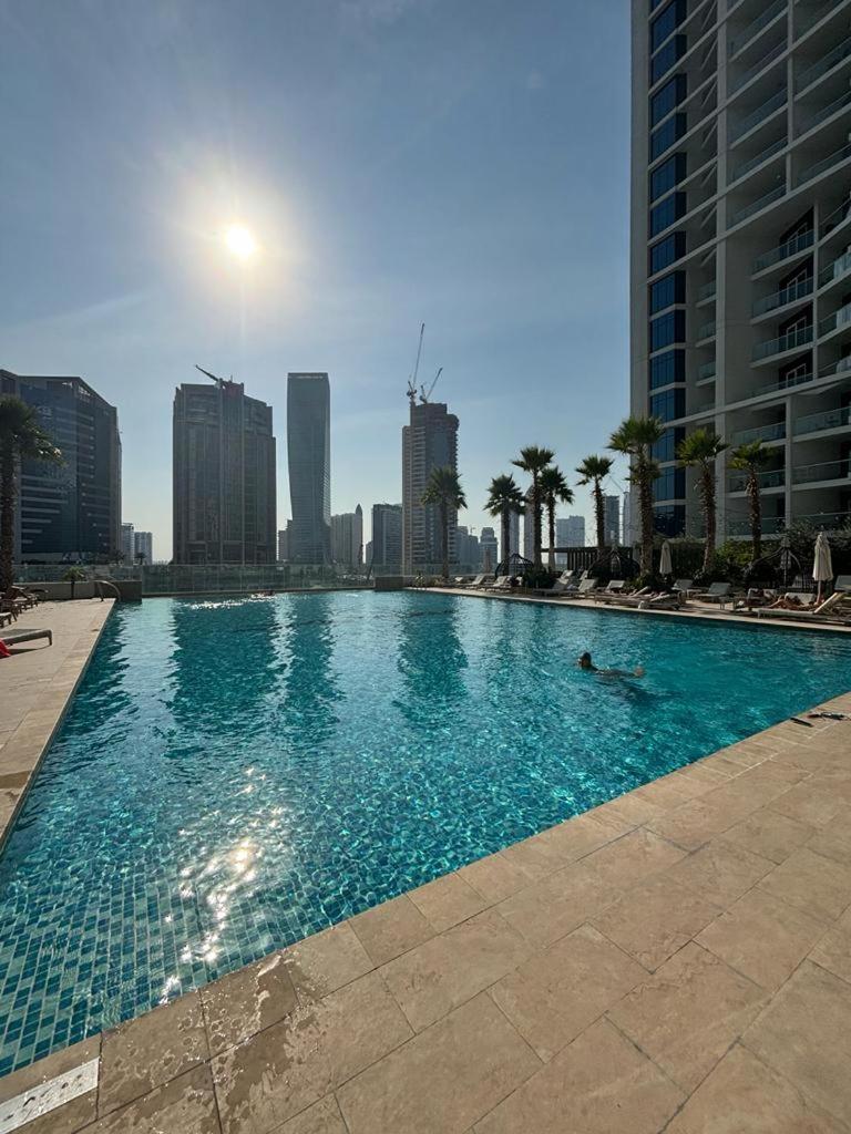 Appartement Deluxe Business Bay - Canal View - Gym & Pool *