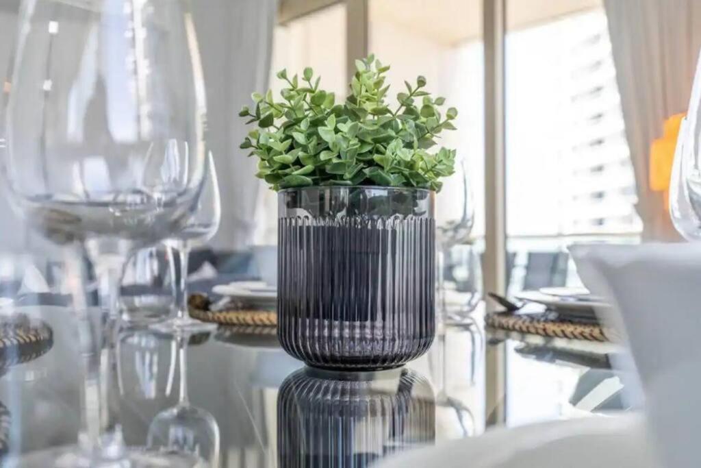 Nr Beach/2 Bed Upgraded/terrace * Dubaï