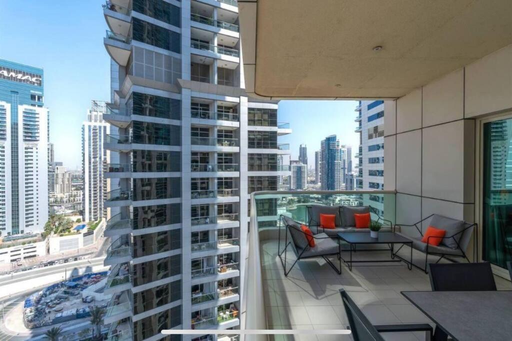 Nr Beach/2 Bed Upgraded/terrace Dubaï