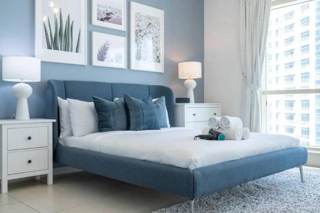 Nr Beach/2 Bed Upgraded/terrace * Dubaï