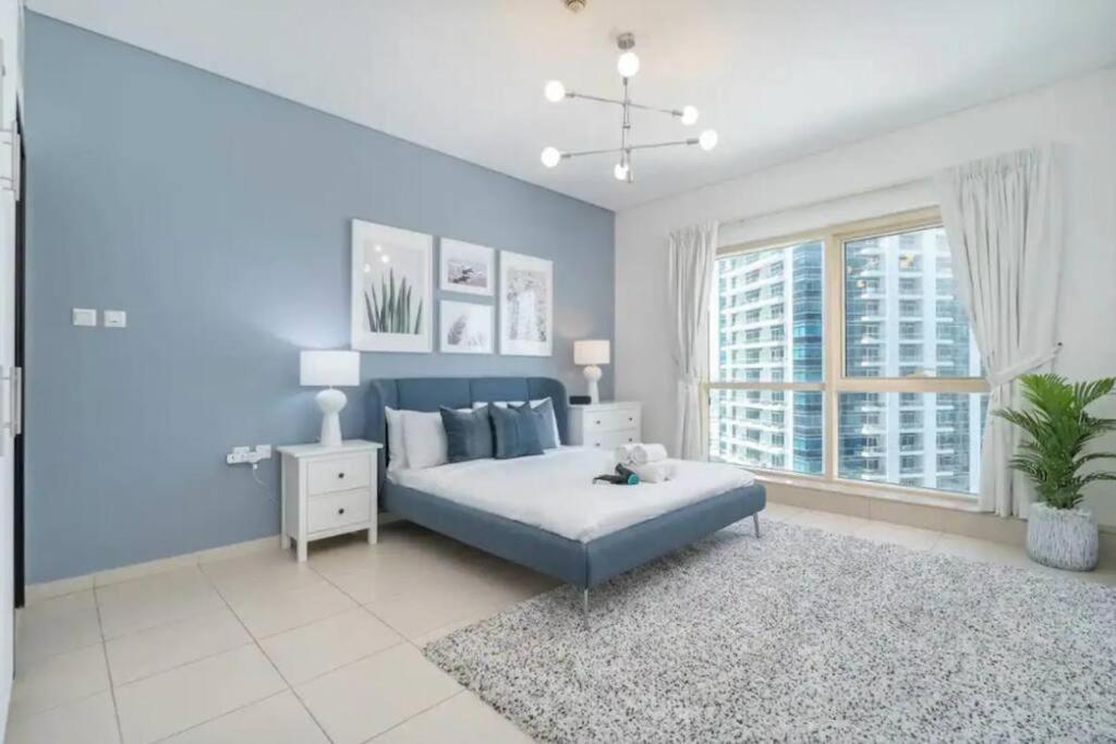 Appartement Nr Beach/2 Bed Upgraded/terrace Dubaï