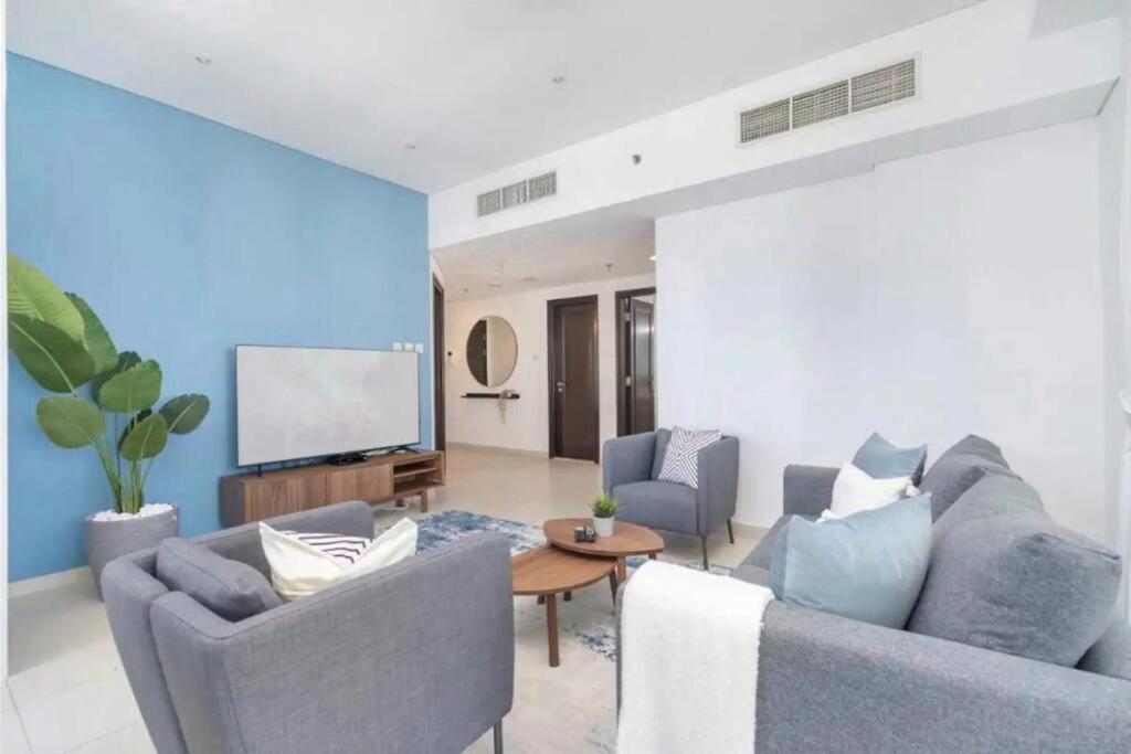 Nr Beach/2 Bed Upgraded/terrace Appartement *
