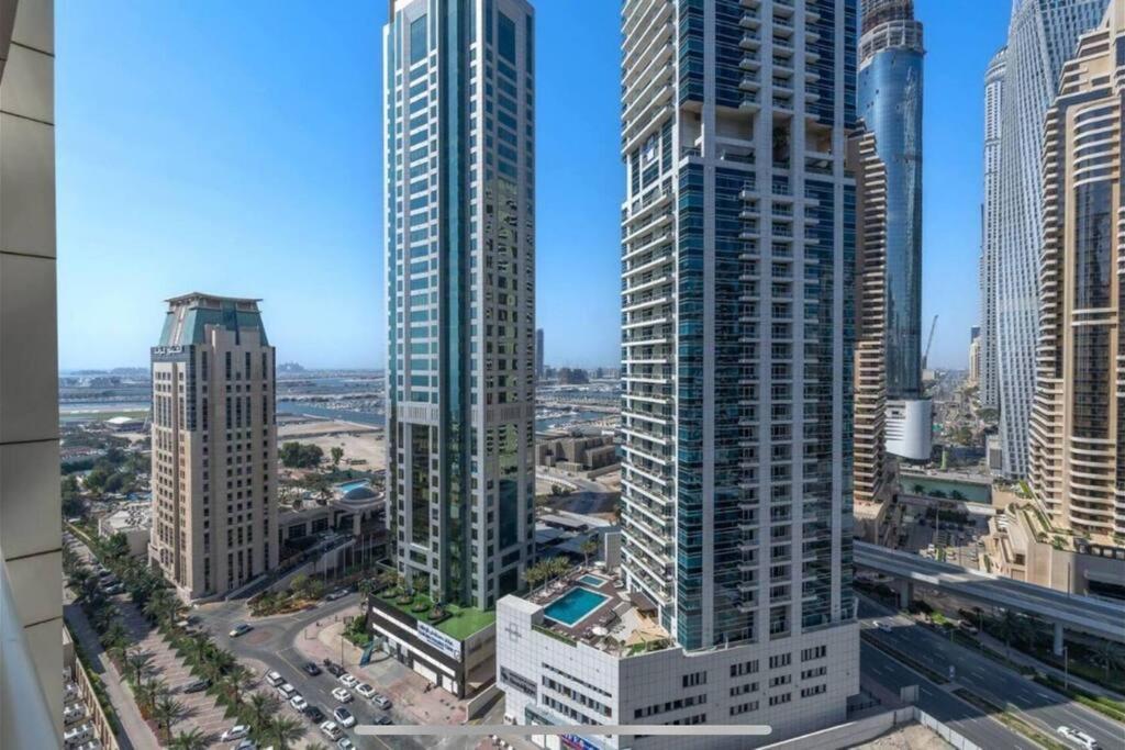 Nr Beach/2 Bed Upgraded/terrace * Dubaï