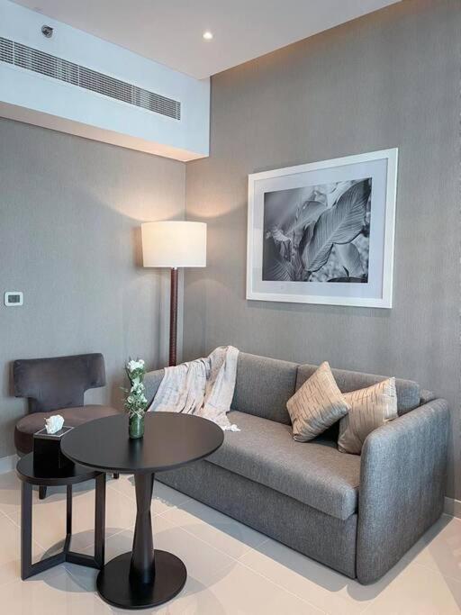 Appartement Deluxe Business Bay - Canal View - Gym & Pool