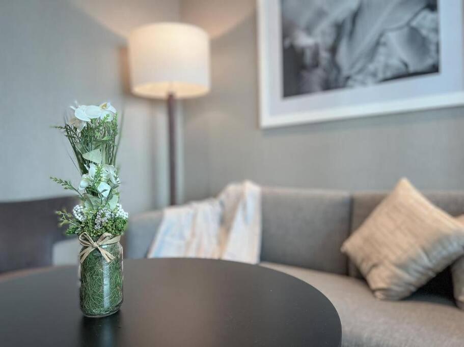 Appartement Deluxe Business Bay - Canal View - Gym & Pool *