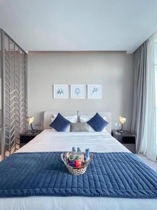 Apartment Deluxe Business Bay - Canal View - Gym & Pool