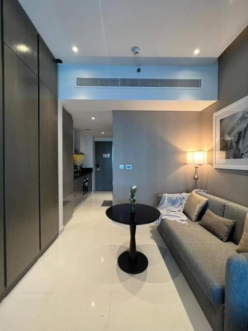 Deluxe Business Bay - Canal View - Gym & Pool *