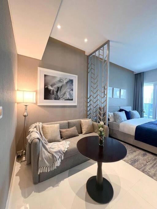Deluxe Business Bay - Canal View - Gym & Pool Appartement