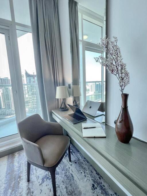 Appartement Deluxe Business Bay - Canal View - Gym & Pool Dubaï