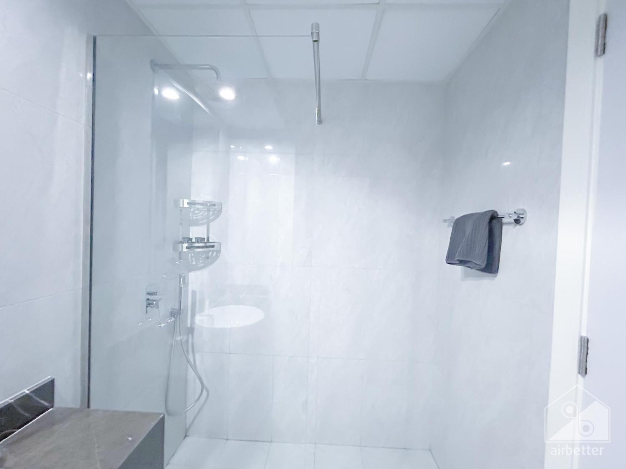 Appartement Spacious With Balcony In Al Majan Dubaï