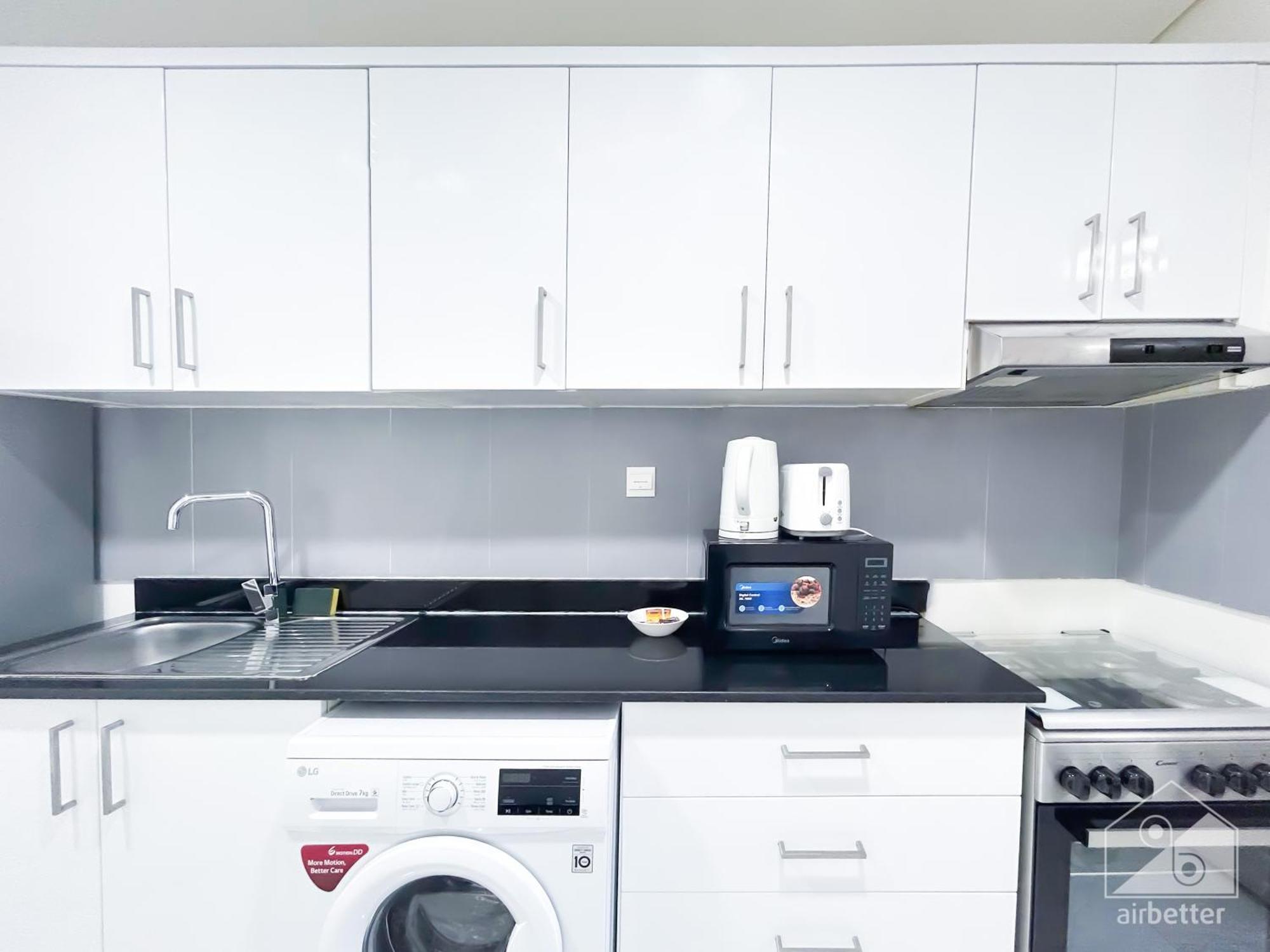 Spacious With Balcony In Al Majan Appartement
