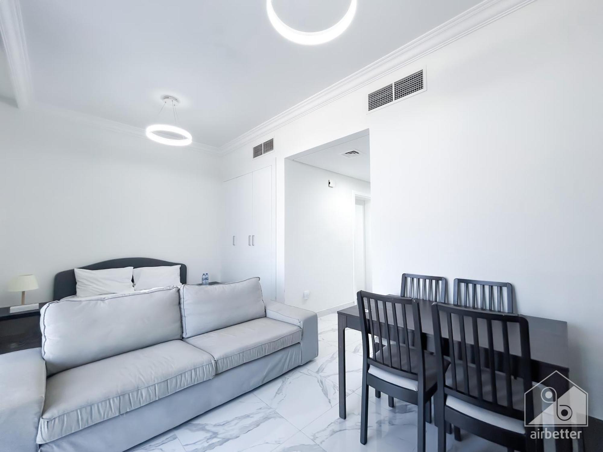 Spacious With Balcony In Al Majan Appartement Dubaï