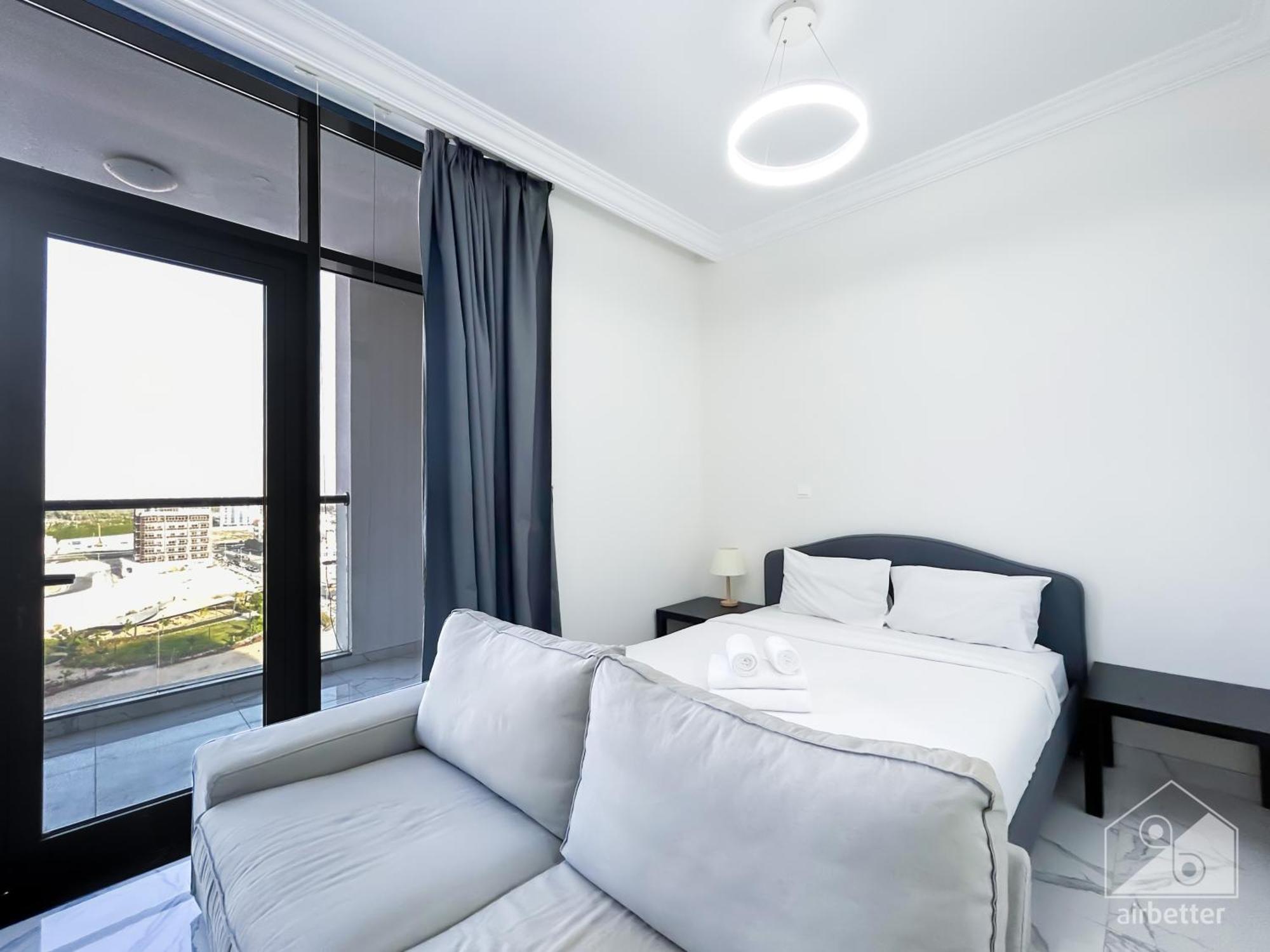 Appartement Spacious With Balcony In Al Majan Dubaï