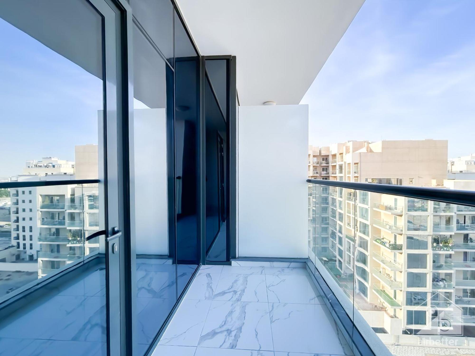 Spacious With Balcony In Al Majan Appartement