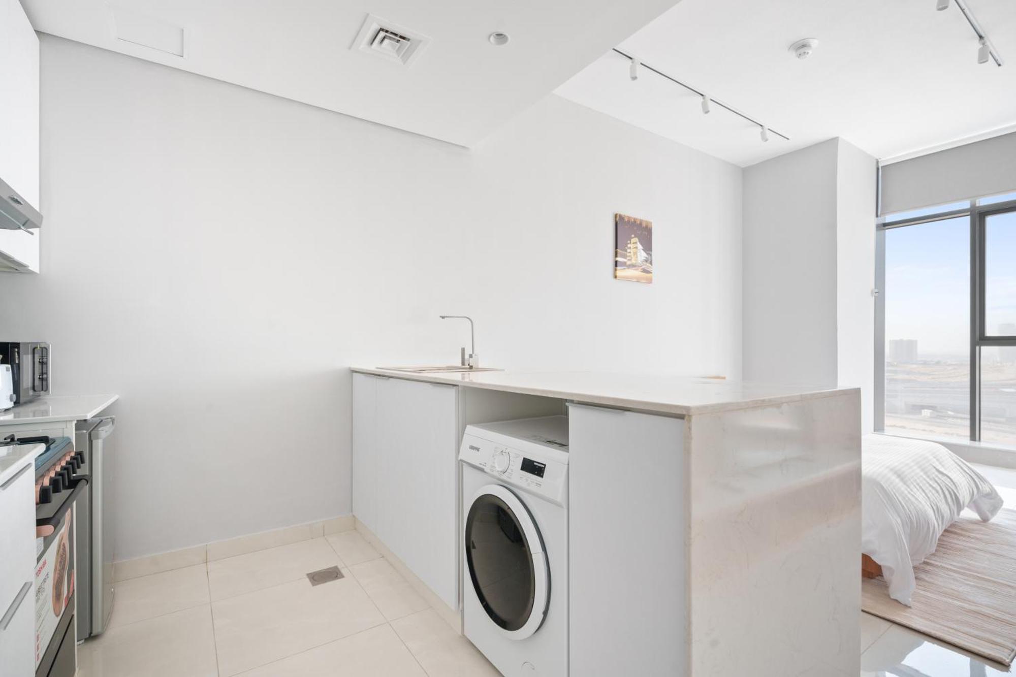 Cozy With Modern Amenities In Dubailand Dubai