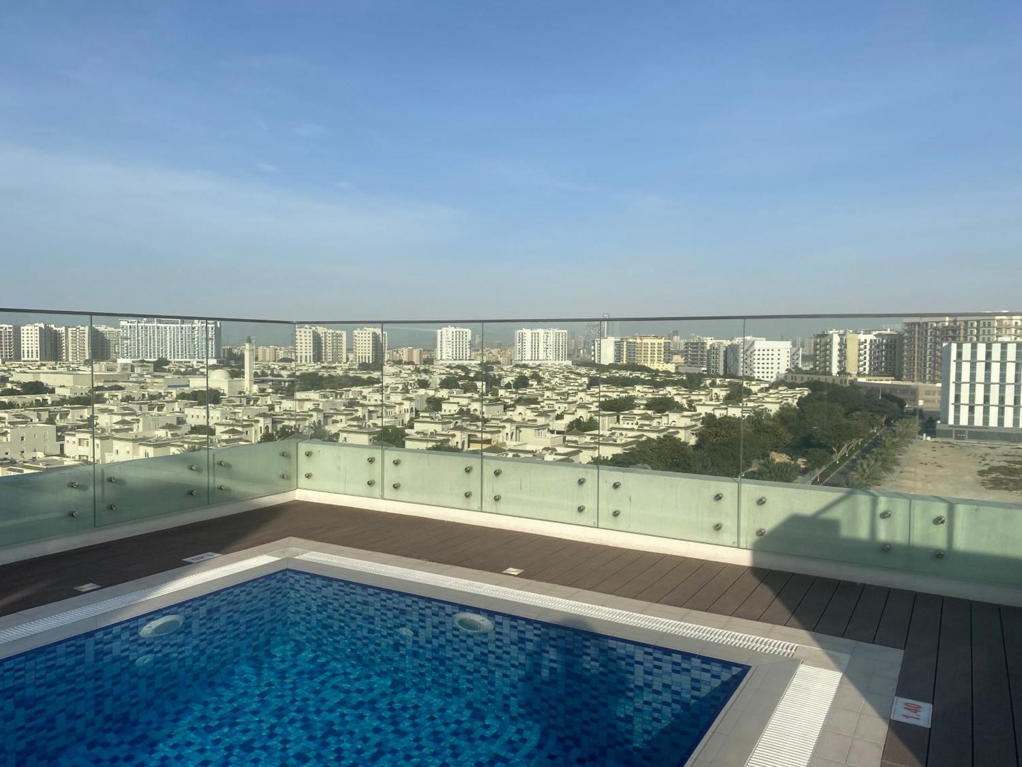 Beautiful Whit Pool Rooftop Near Metro Dubai