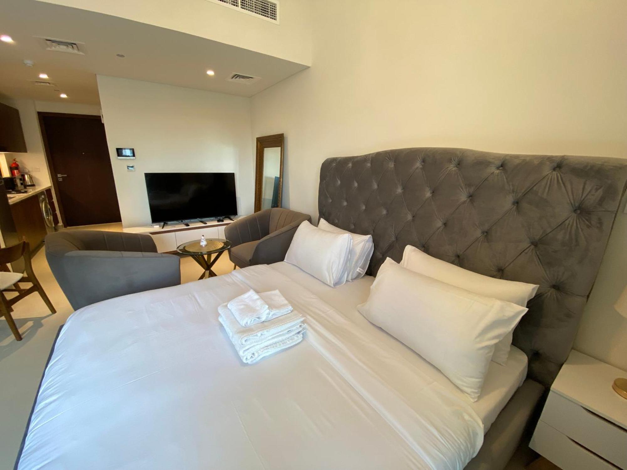 Apartemen Beautiful Whit Pool Rooftop Near Metro *