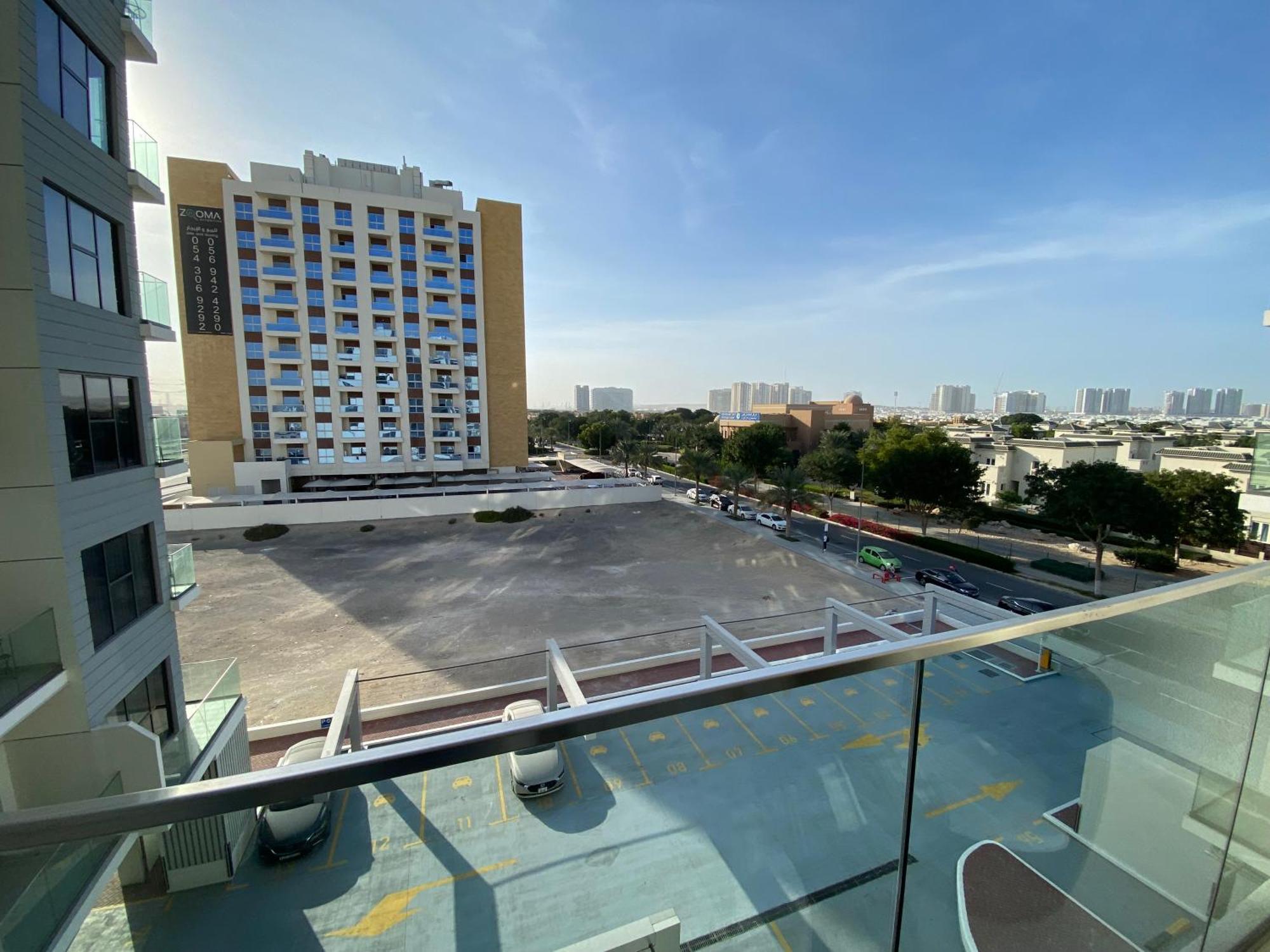 Beautiful Whit Pool Rooftop Near Metro * Dubai