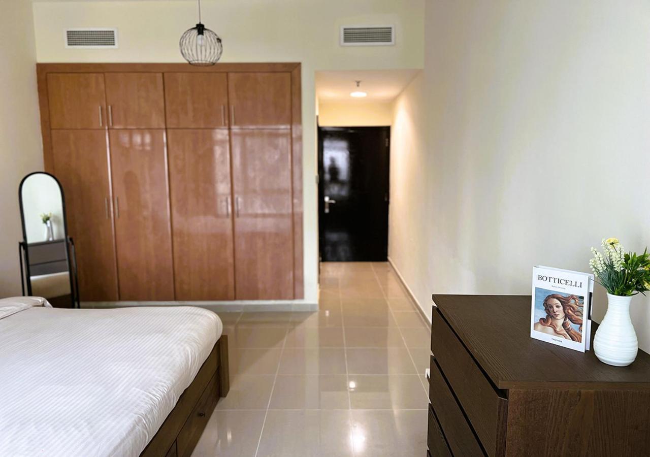 New Minimal Classic 1-bed Dmcc Metro Appartement