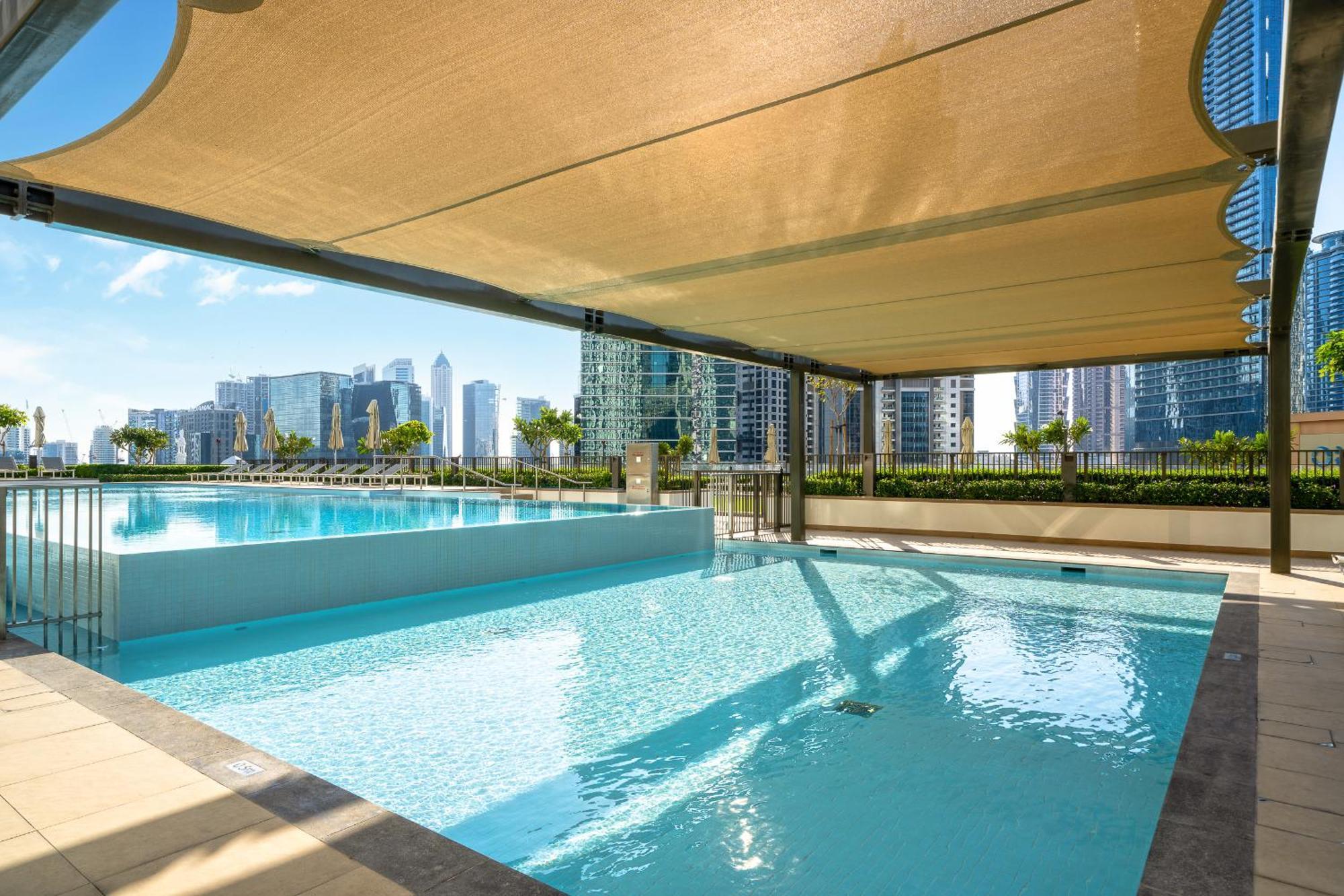 Sky-high Gem: Burj Khalifa & Fountain View * Dubái
