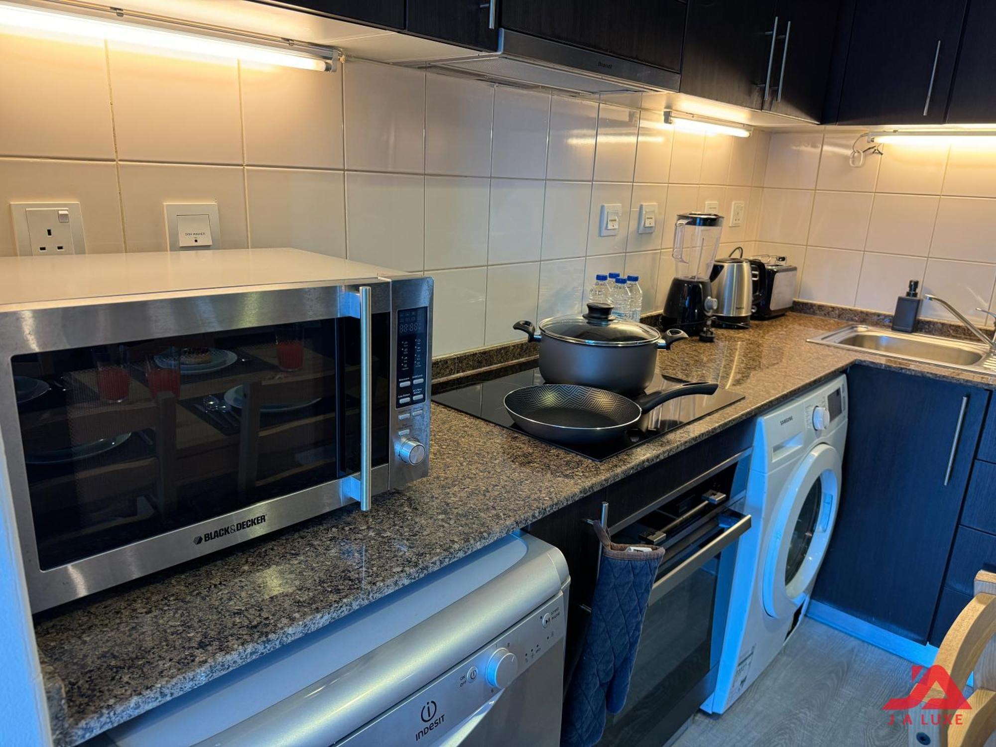 Apartment Cozy Marina & Sea View In Bay Tower Marina With Modern Gym & Pool, Steps To & Metro *