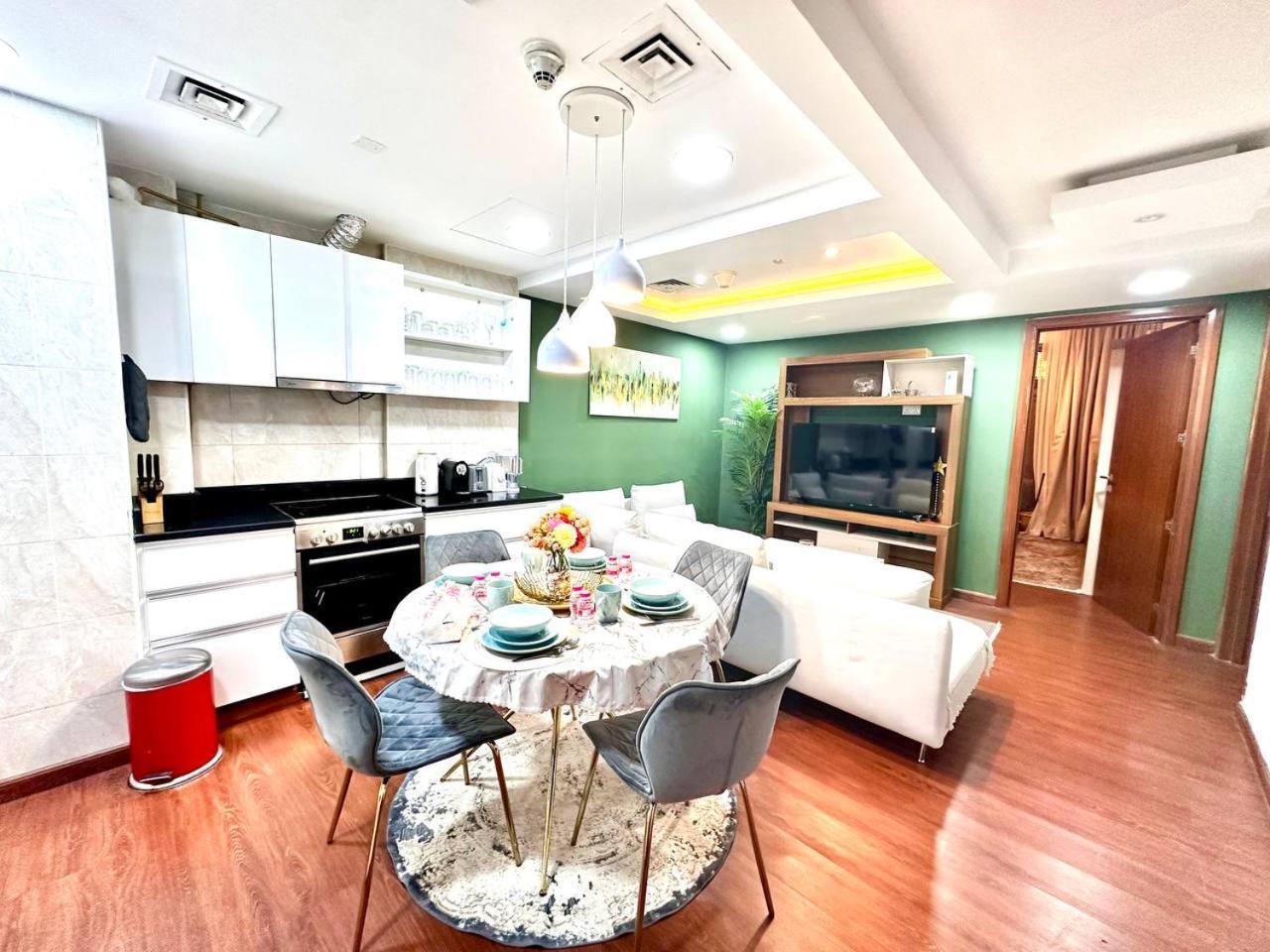 Cozy In Laya Jvc Appartement *