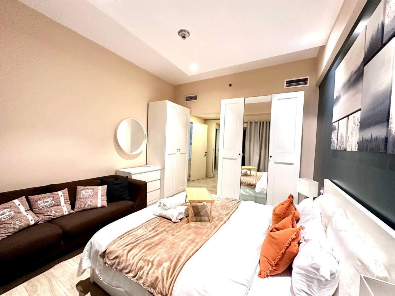 Amazing 1 Bedroom Maid In Laya In Jvc Appartement *