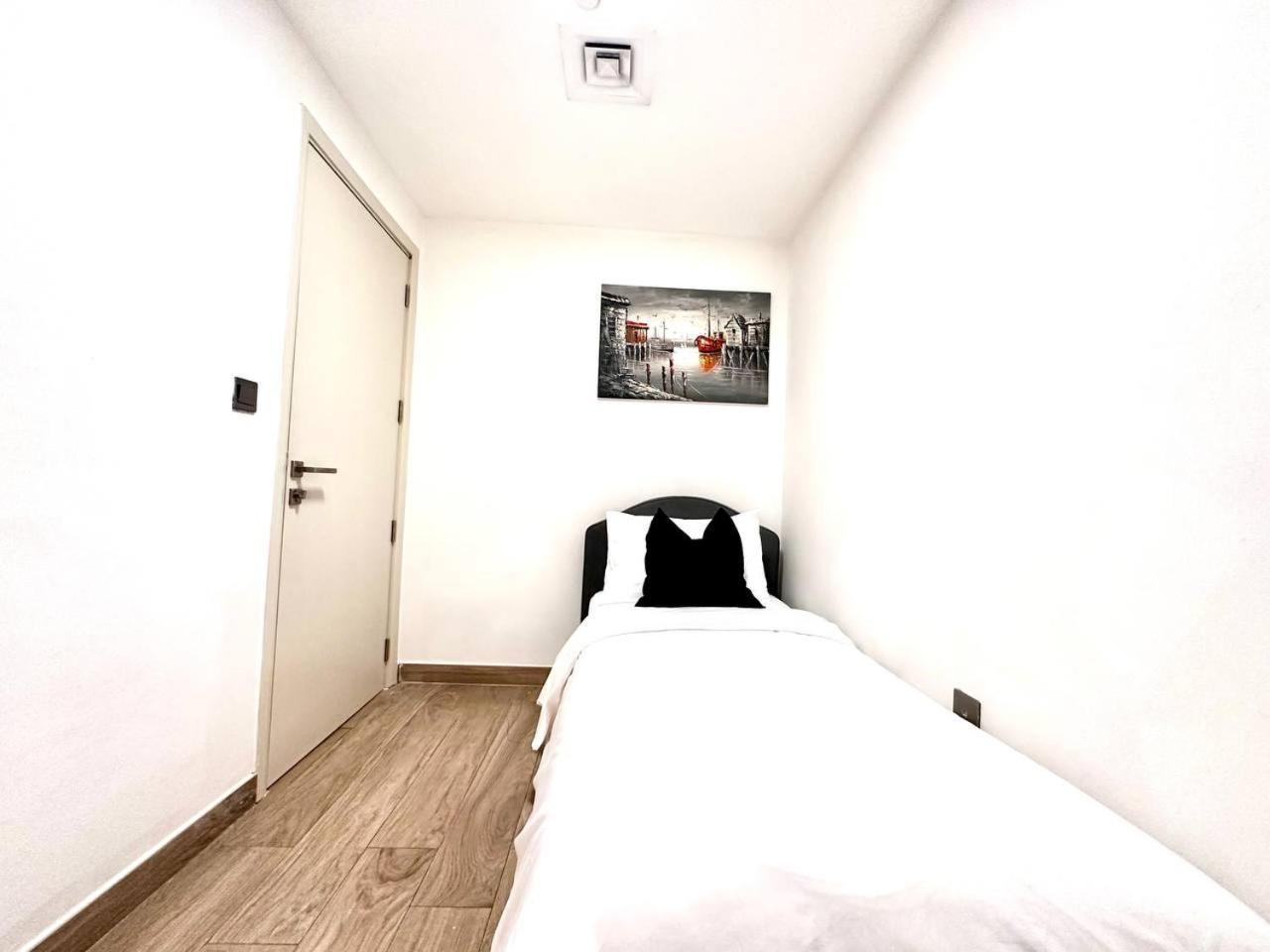 Amazing 1 Bedroom Maid In Laya In Jvc Appartement