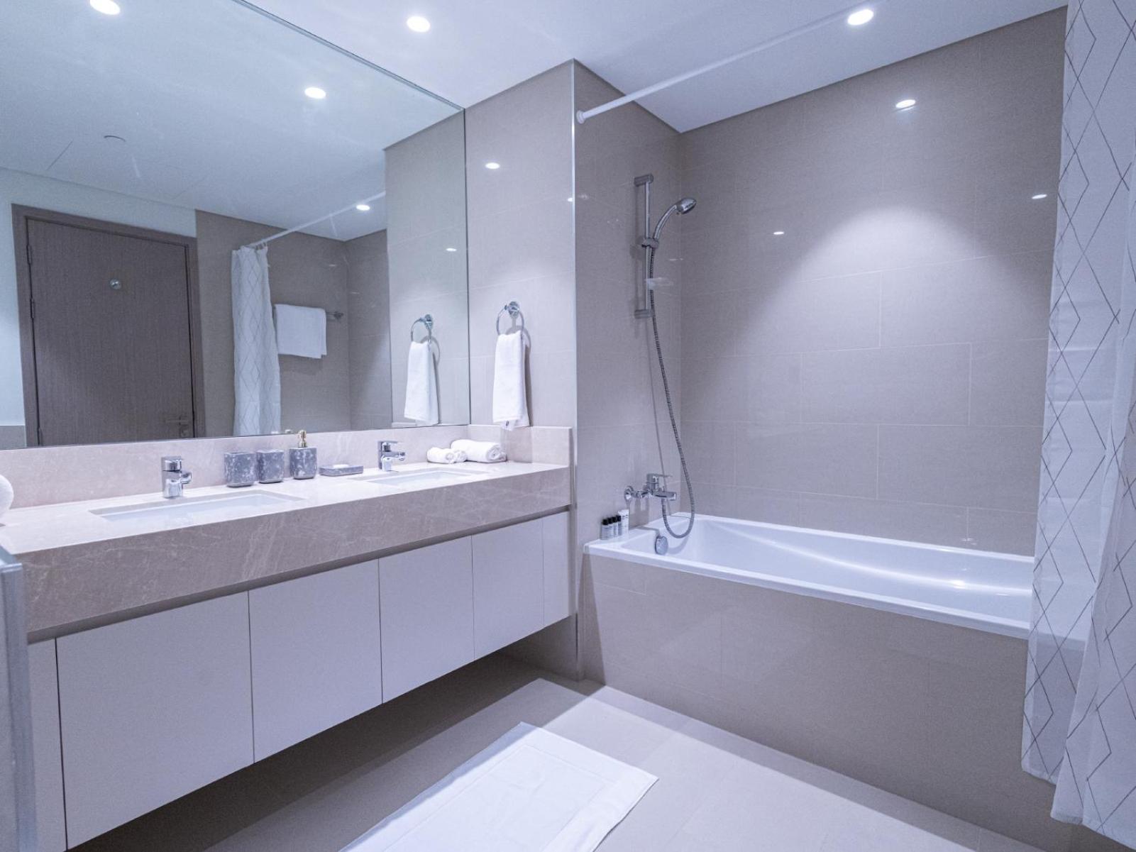 Mh- Act Tower - Downtown 2bhk-ref 4104 Apartamento *