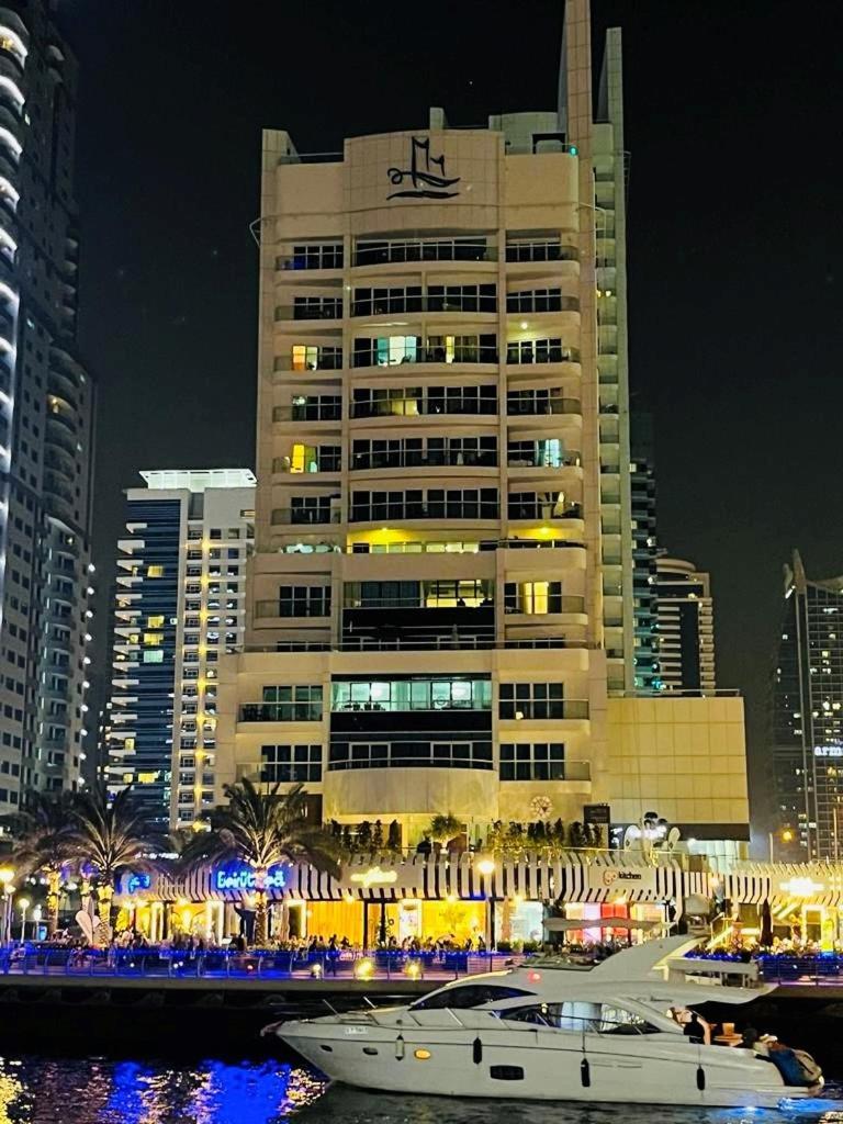 Amazing 1 Bedroom In Marina Appartement *