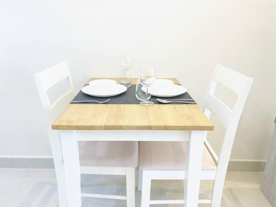Rh- Beautiful Canal View, Cozy Near Metro Station Apartamento *