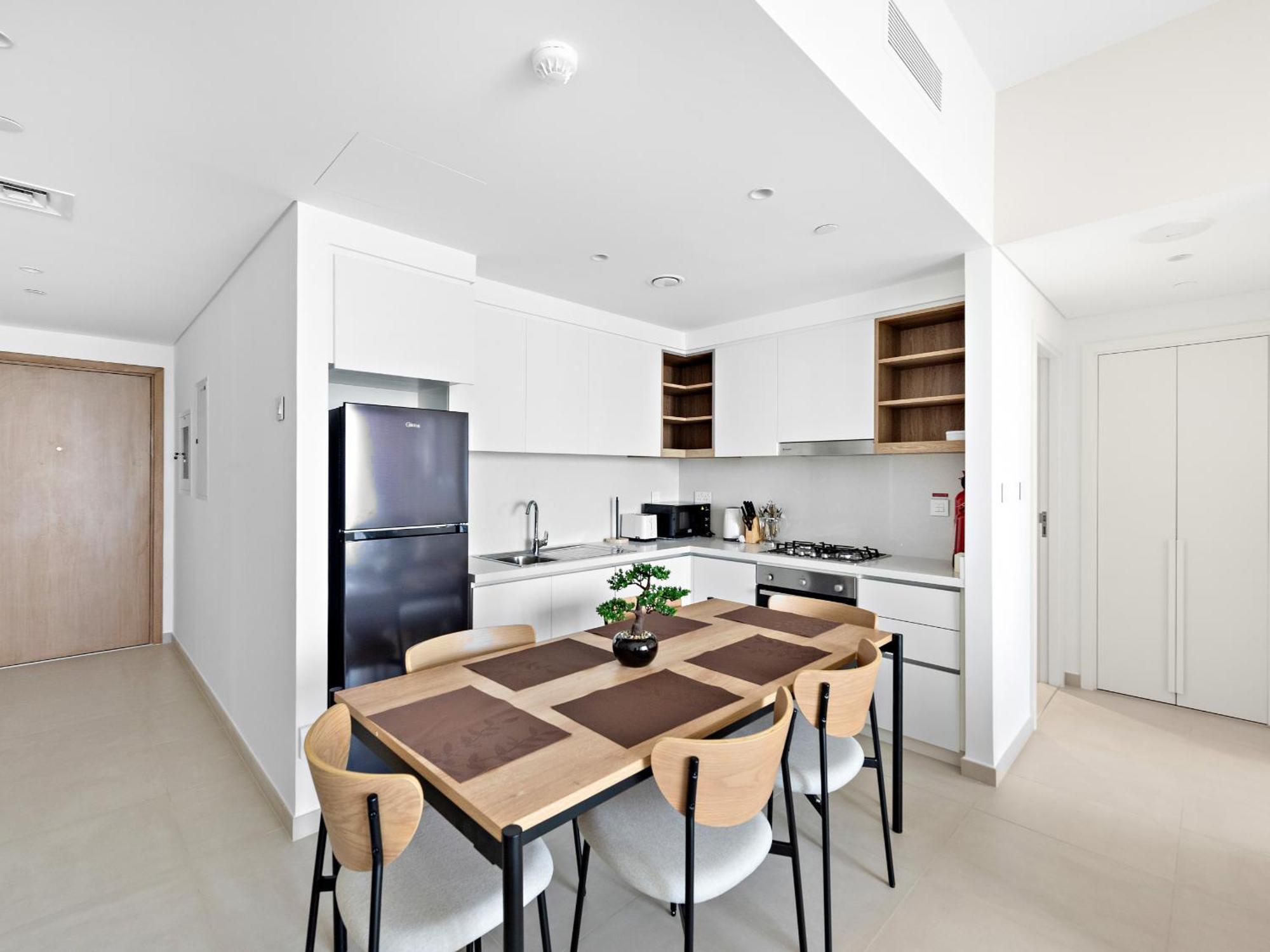 Brand New Elegant 1bdr Direct Access To Mall Appartement *
