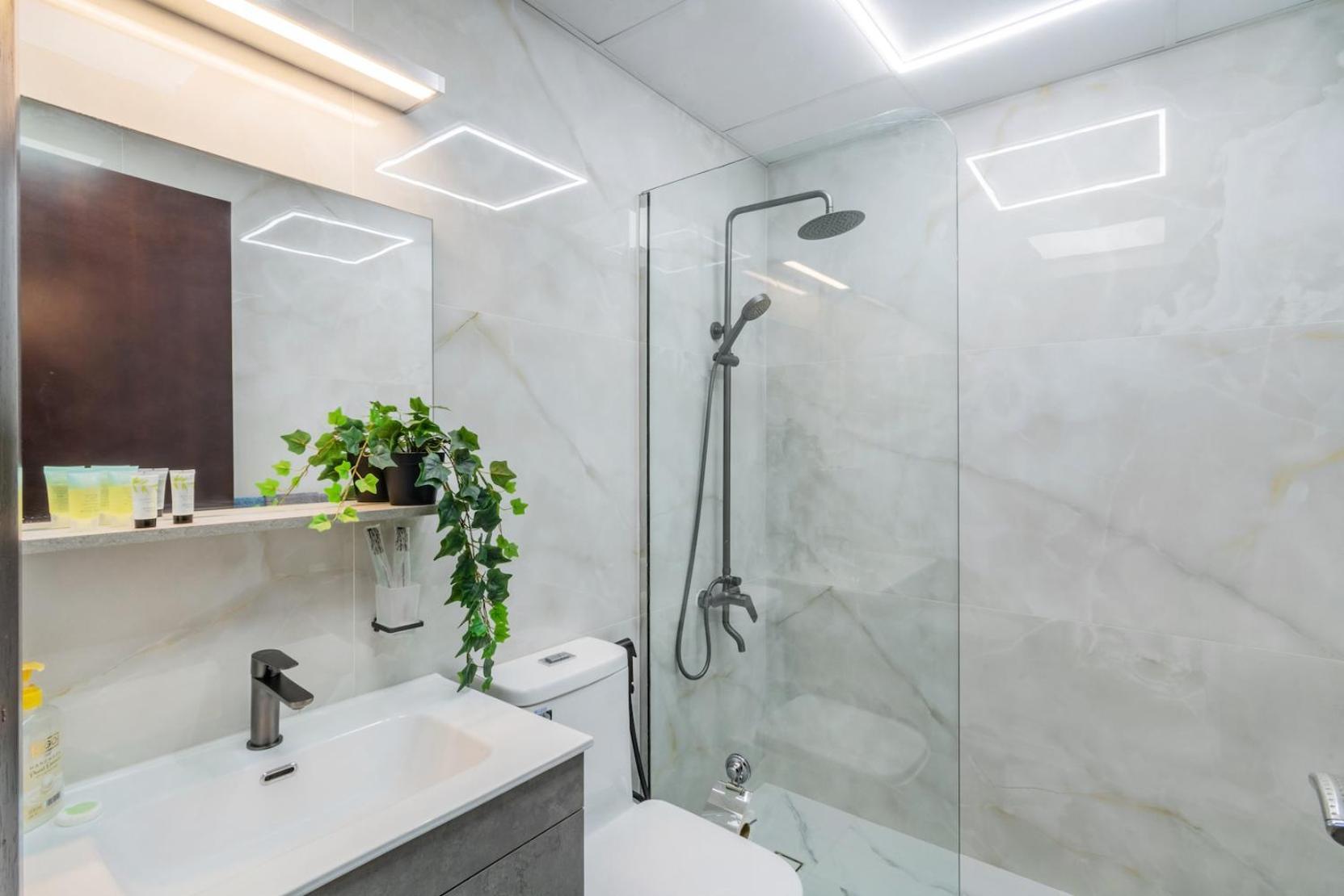 Premium 1bhk Near Metro Station Marina & Jbr Dubái