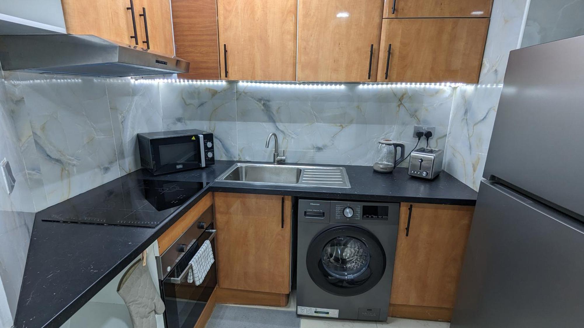 Premium 1bhk Near Metro Station Marina & Jbr * Dubái