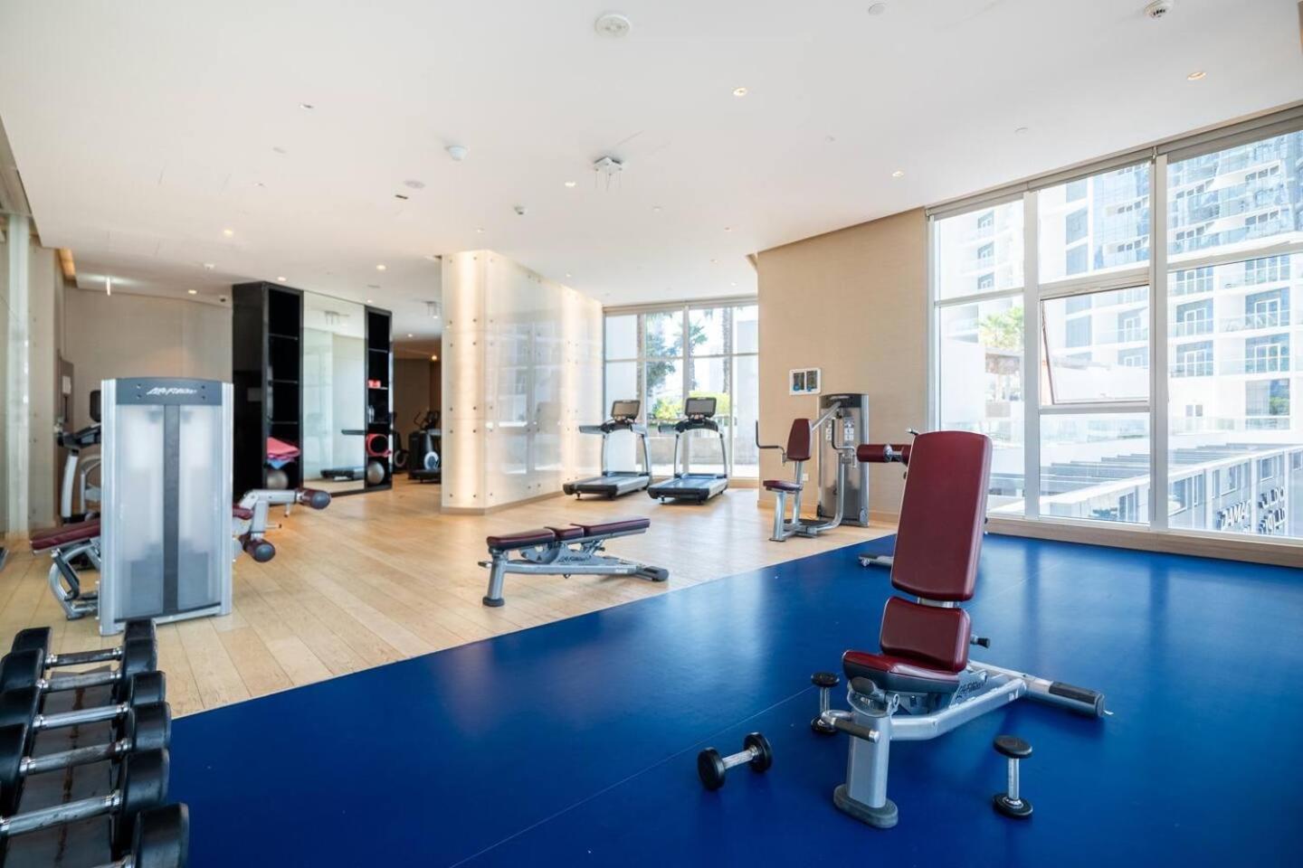 Apartment Modern Studio Overlooking Dxb Water Canal Dubai