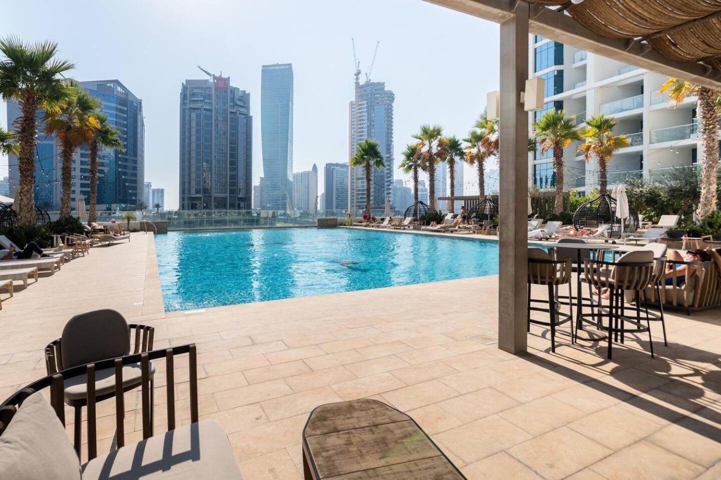 Modern Studio Overlooking Dxb Water Canal Apartment *