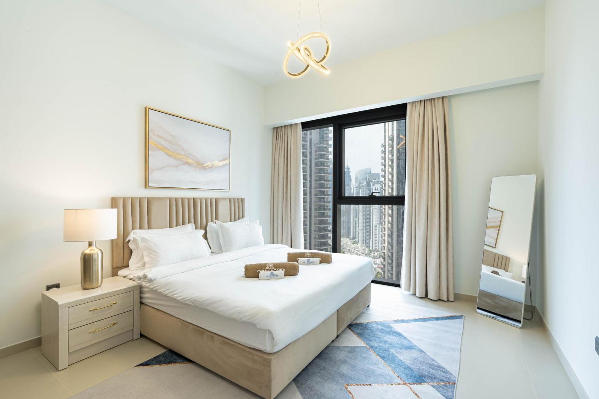 Brand New Minutes Away From Burj Khalifa Apartment