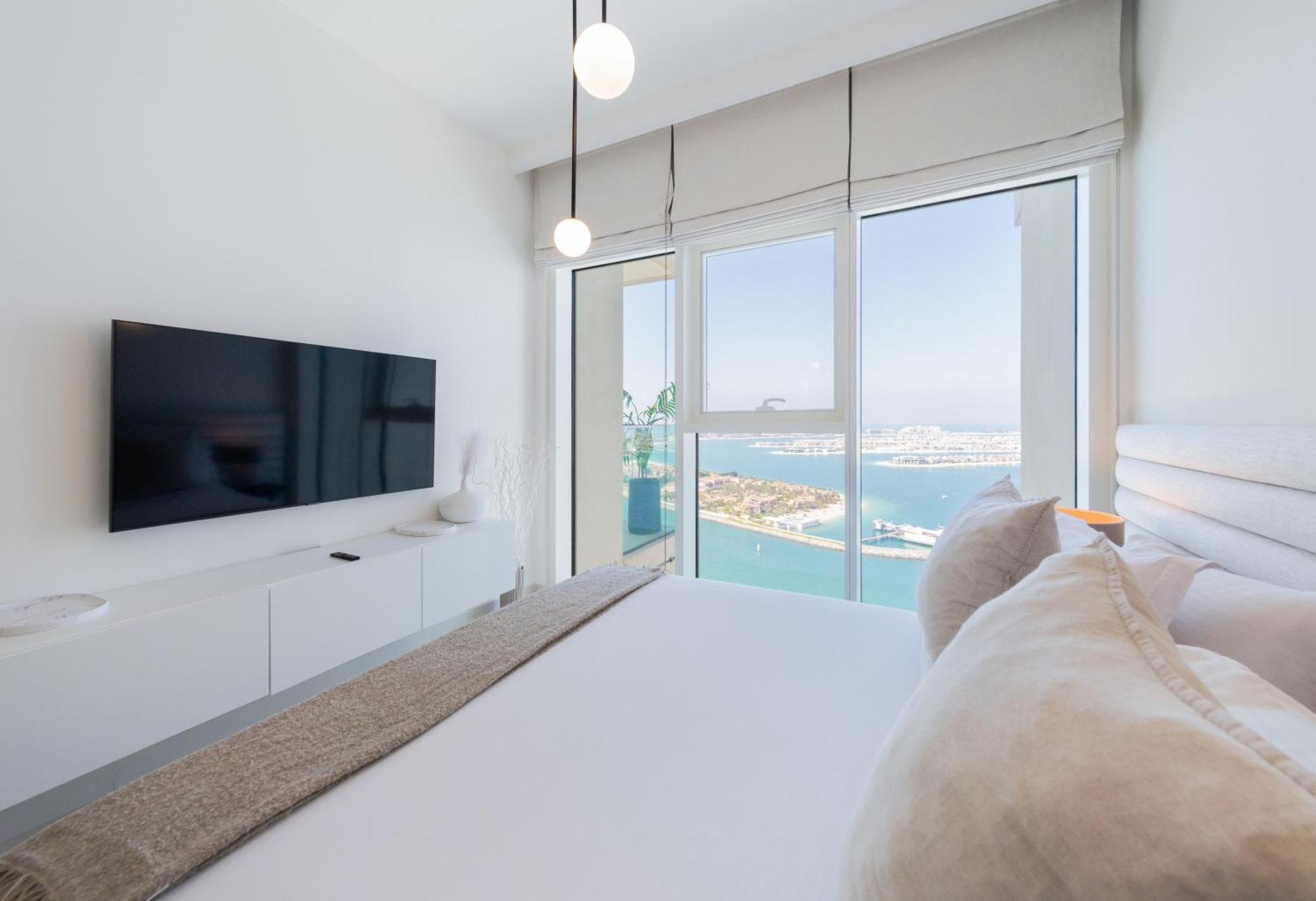 Eden's Homes & - Sunrise Bay Emaar Beachfront Apartment