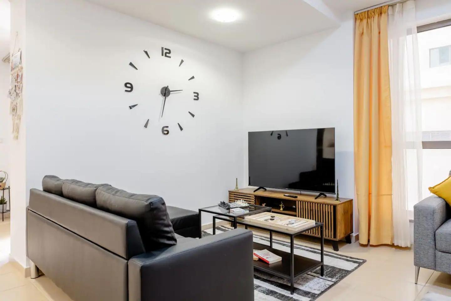 Vandrerhjem Moonlight Jbr - 2min Walk To Jbr Beach - Gym - 2min Metro Station - Poll