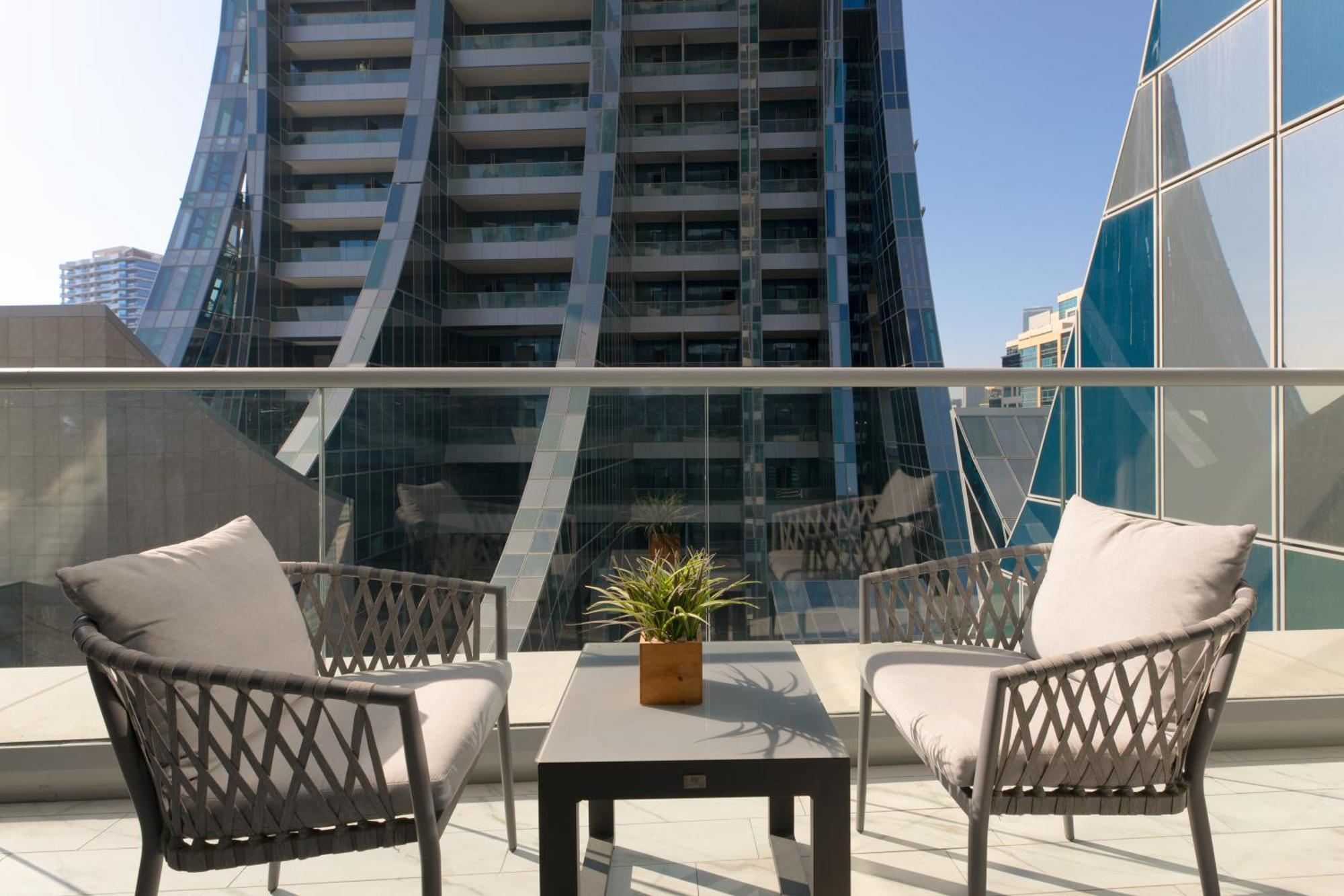 Lägenhet Simply Comfort In J One Tower Dubai