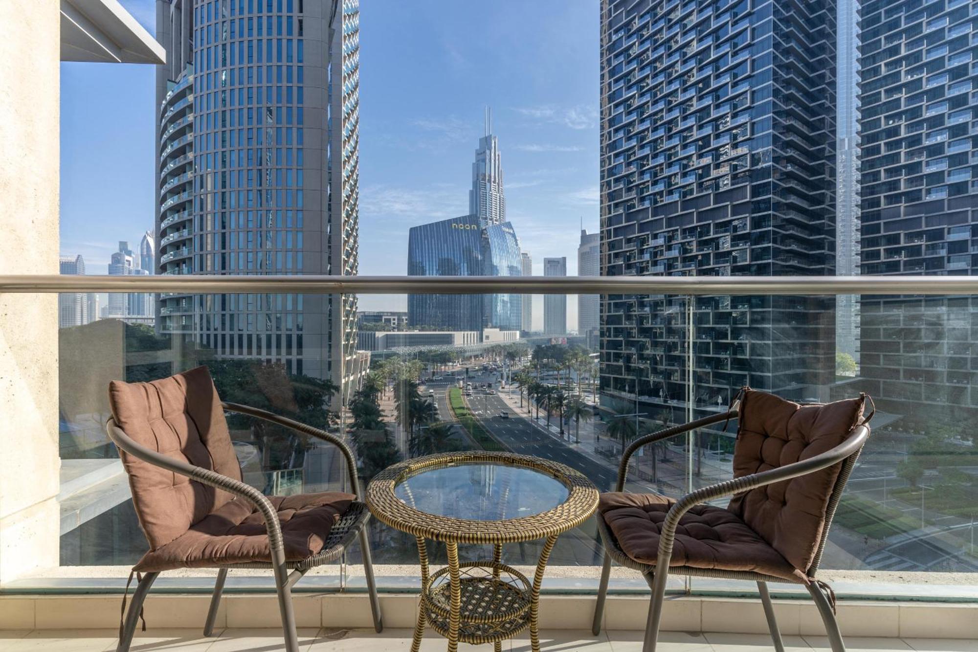Close To Metro - Classic 2br In Loft East,downtown Dubai