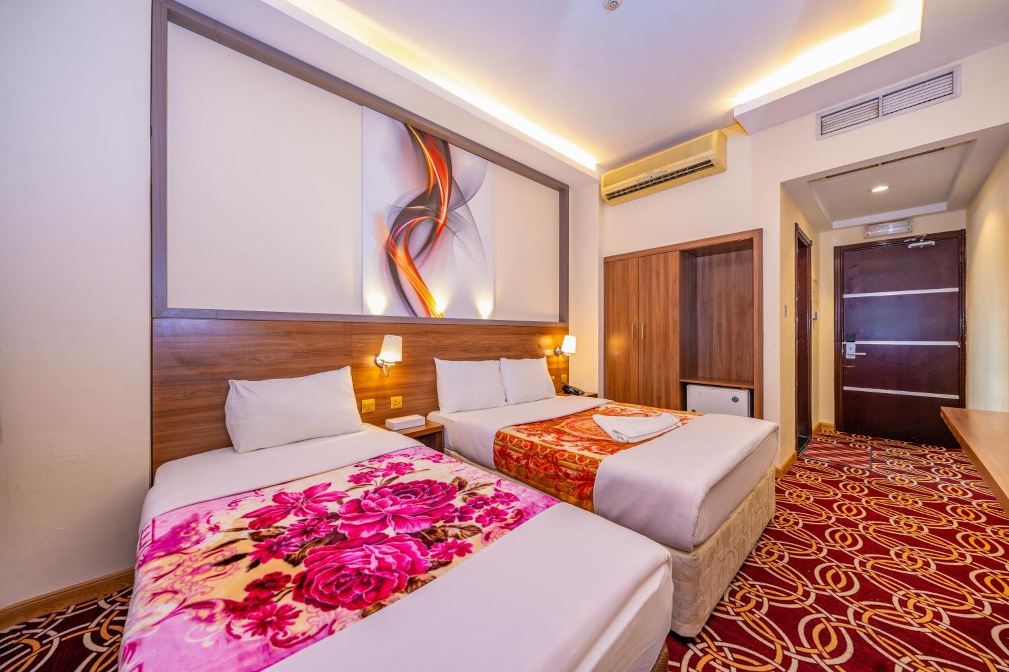 Tanha Hotell