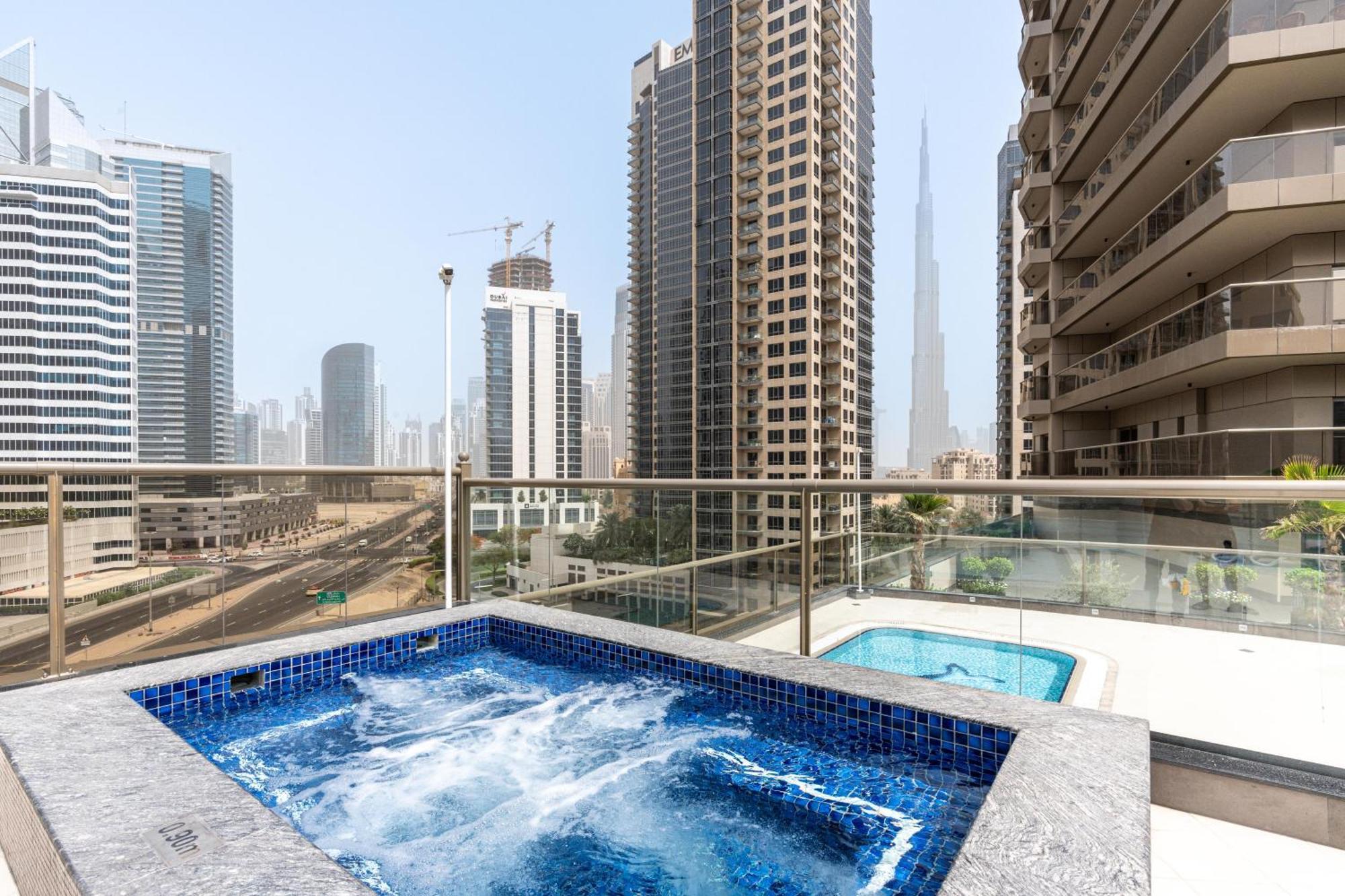 Lejlighed Modern Downtown Studio, Burj View From Pool *