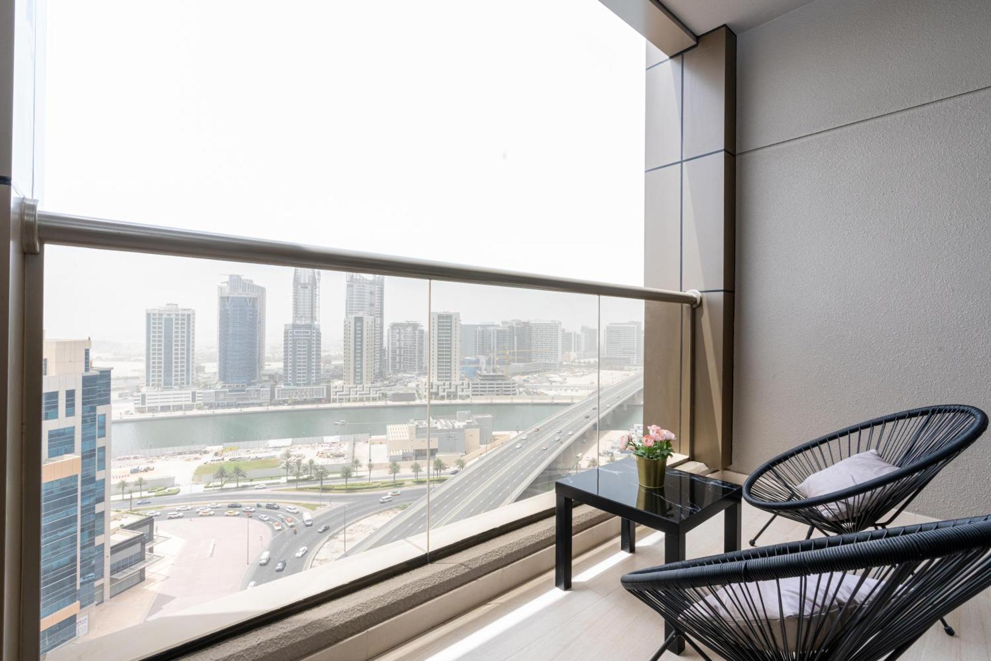 Lejlighed Modern Downtown Studio, Burj View From Pool Dubai